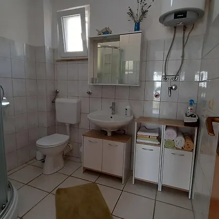 Mlakic شقة تروغير